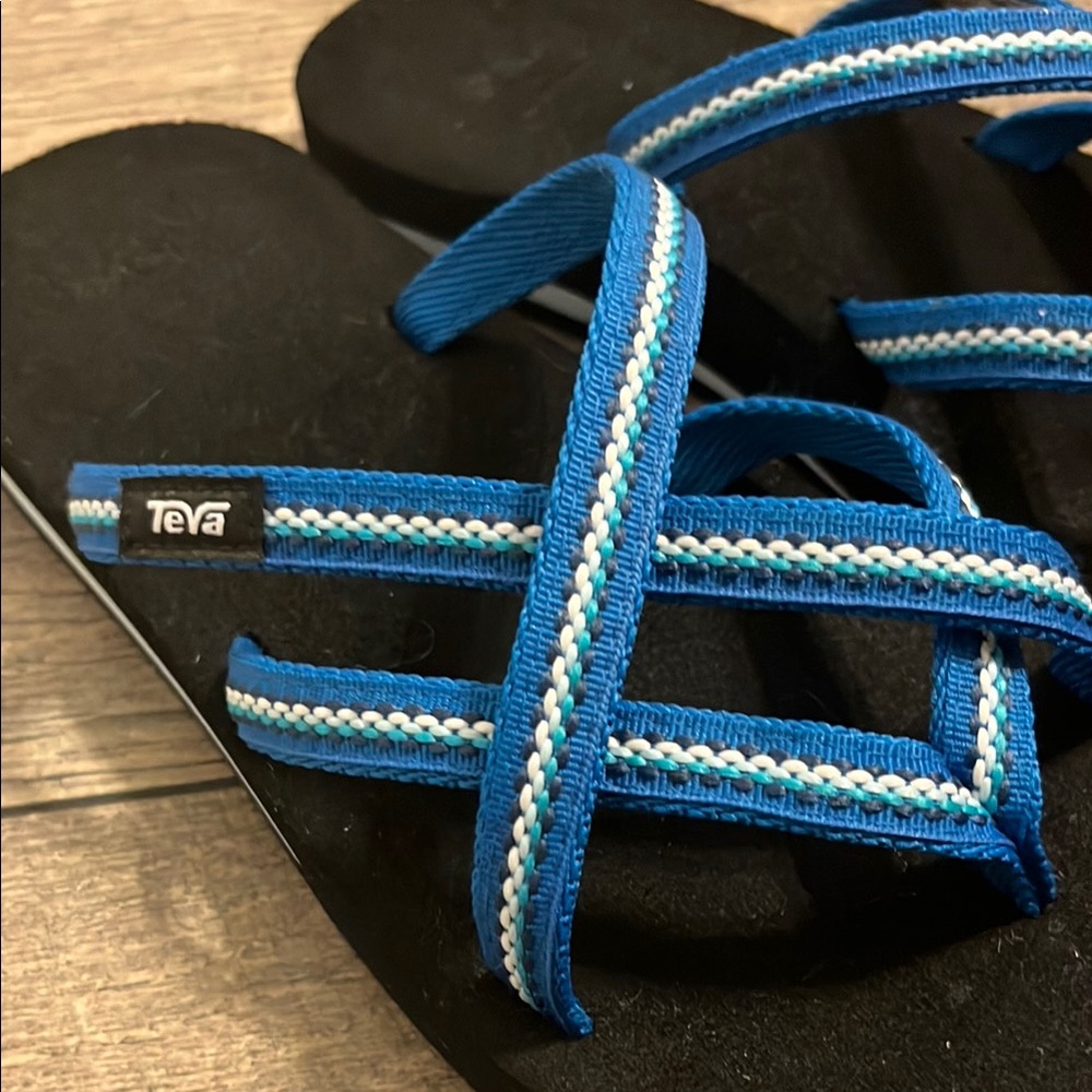 Teva Olawahu Blue and Black Sandals - Picture 3 of 11